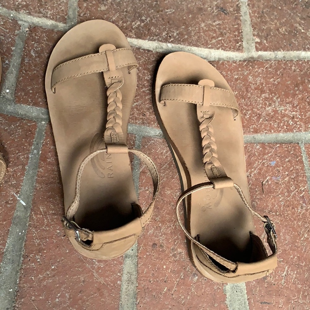 Rainbow Sandals Size 7